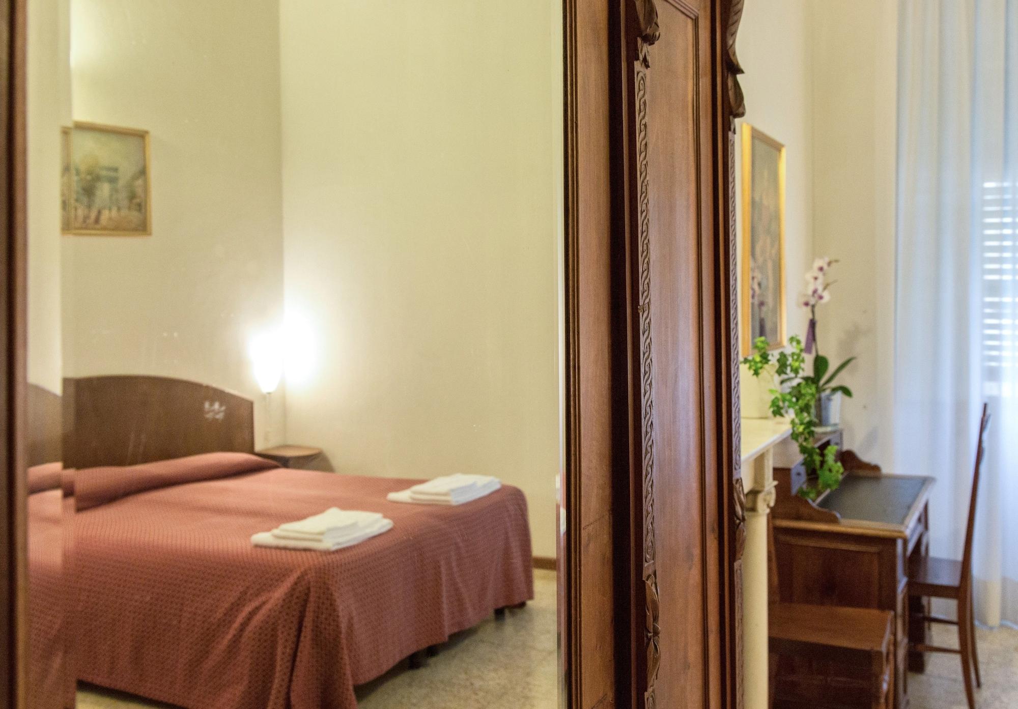 Hotel Casa Santo Nome Di Gesu Florenz